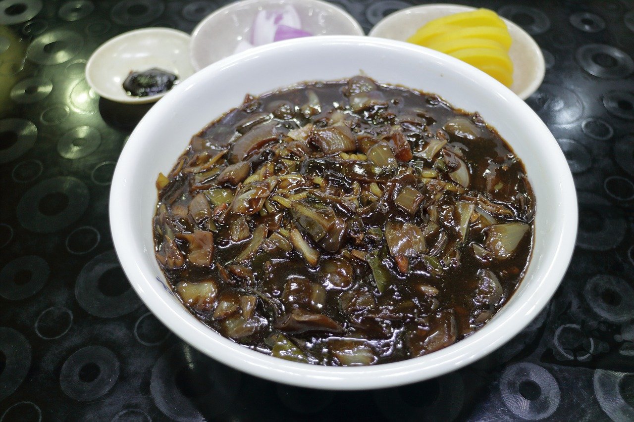 썸네일-동네 맛없는 중국집 자장면 먹었을때 특징.gif-이미지