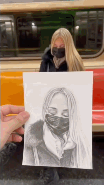 썸네일-지하철에서 모르는 사람 초상화 그려주기.gif-이미지