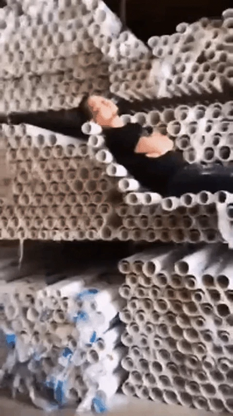 파이프회사 직원들이 쉬는 방법.gif 파이프회사 직원들이 쉬는 방법.gif