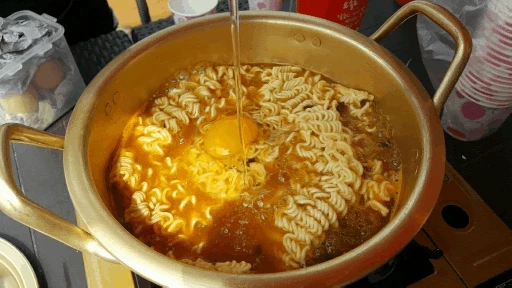 새벽에 보면 안되는 라면 짤.gif 새벽에 보면 안되는 라면 짤.gif